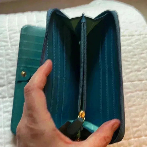 One Odd Bird brand wallet teal blue color - Picture 3 of 7